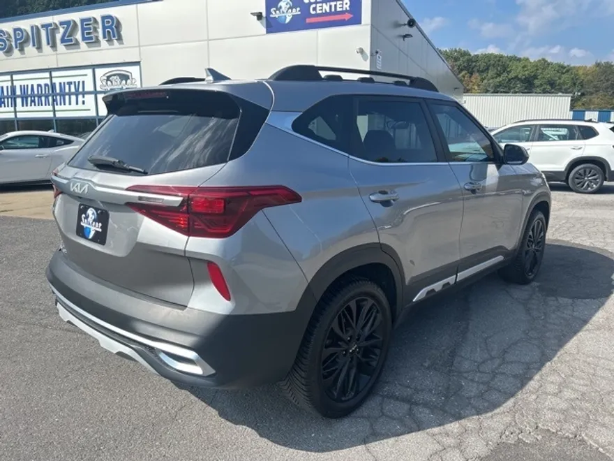 2022 Kia Seltos Nightfall Edition photo 1
