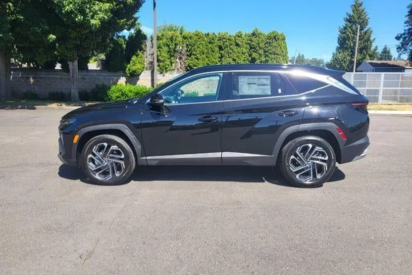 2025 Hyundai Tucson Limited photo 1