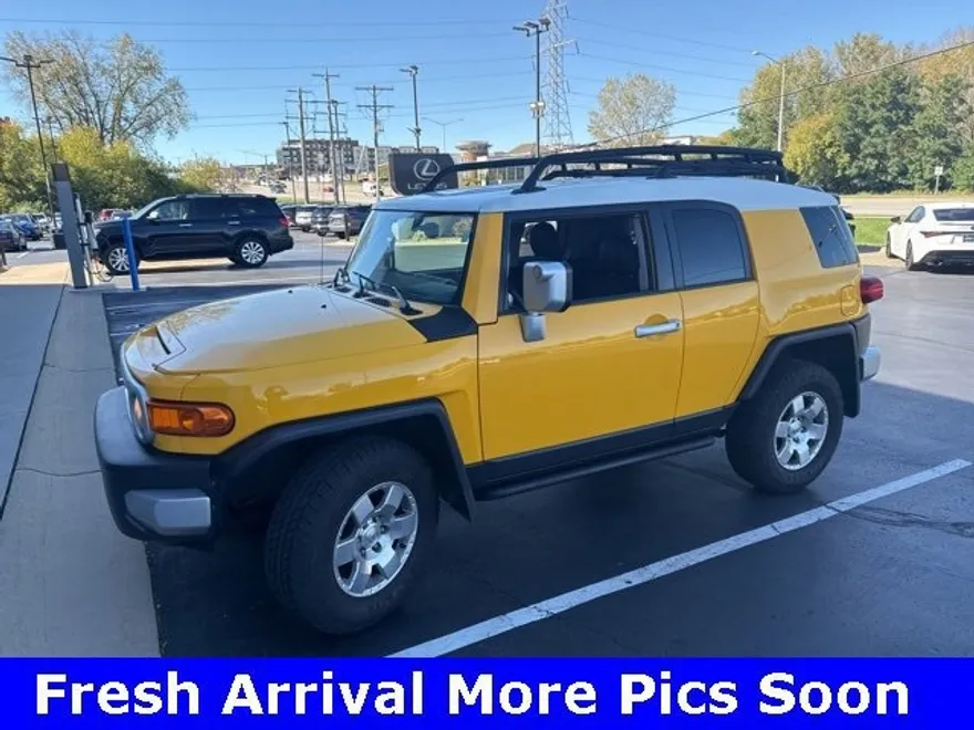2010 Toyota FJ Cruiser Base photo 1