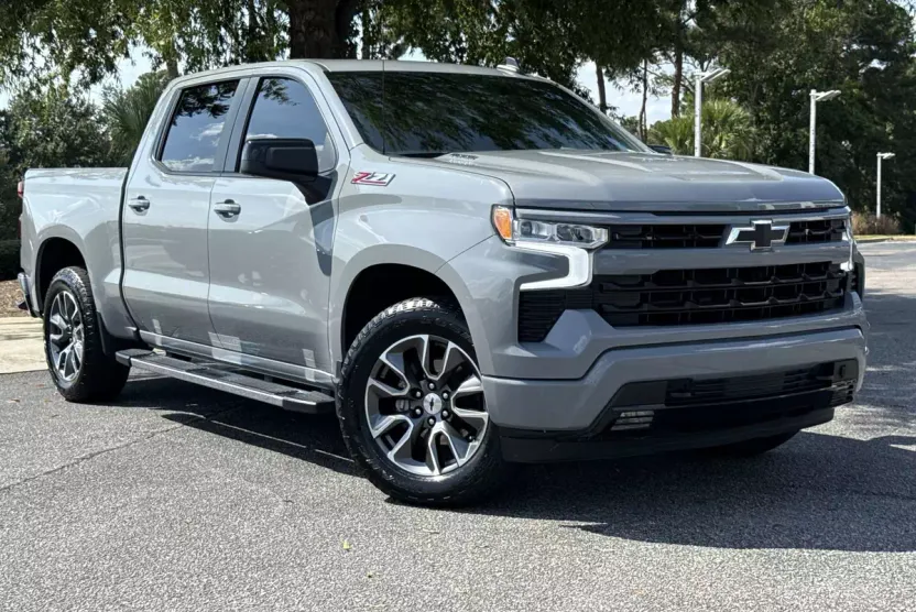 2024 Chevrolet Silverado 1500 RST photo 1