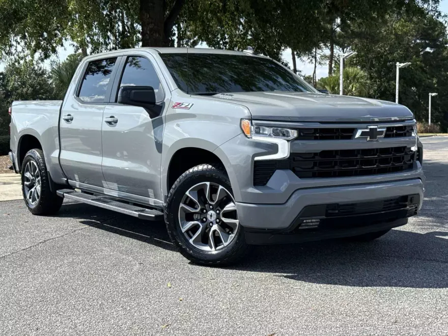 2024 Chevrolet Silverado 1500 RST photo 1