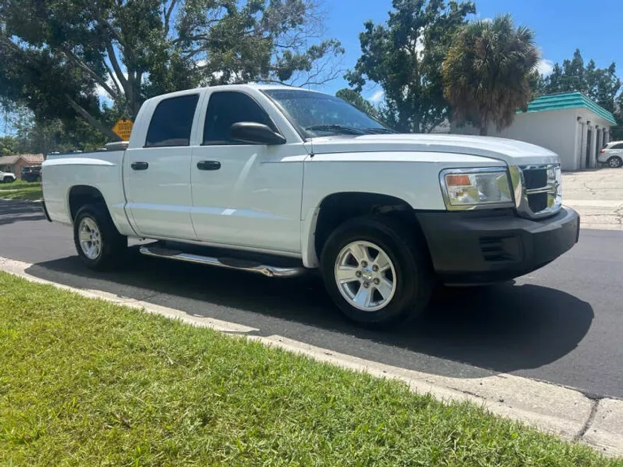2008 Dodge Dakota SXT photo 1