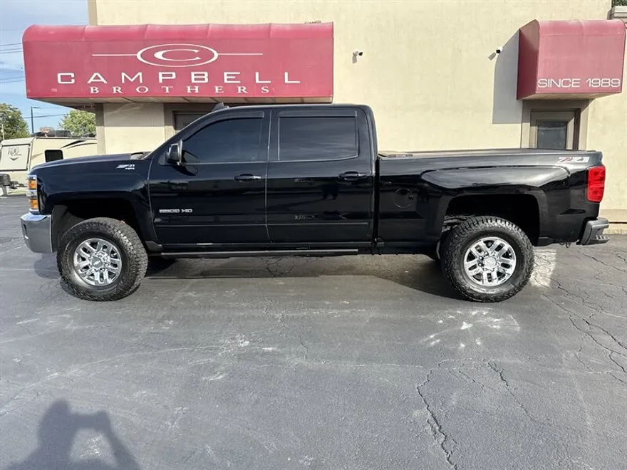 2017 Chevrolet Silverado 2500HD LT photo 1