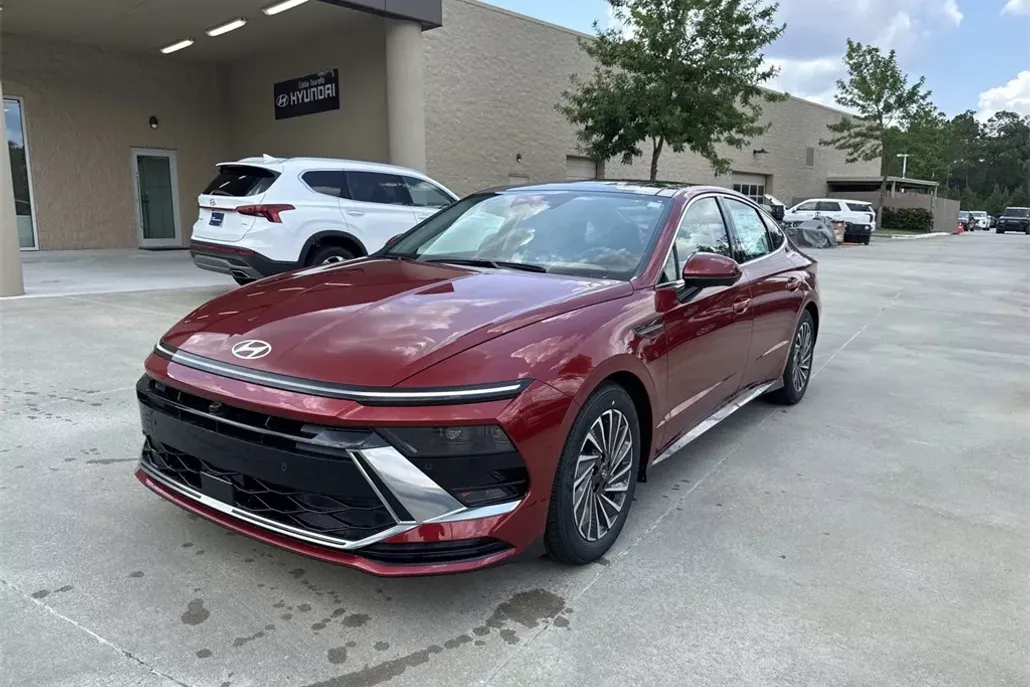 2025 Hyundai Sonata Hybrid Limited photo 1