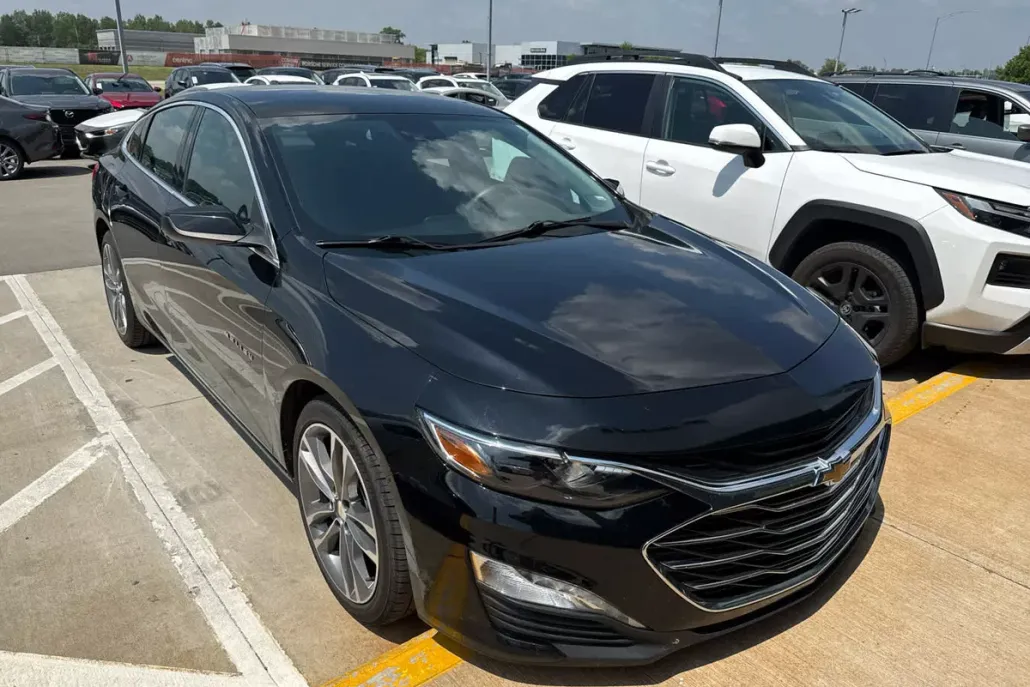 2023 Chevrolet Malibu 1LT photo 1