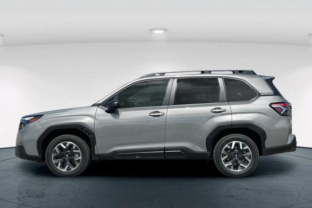 2025 Subaru Forester Premium photo 1