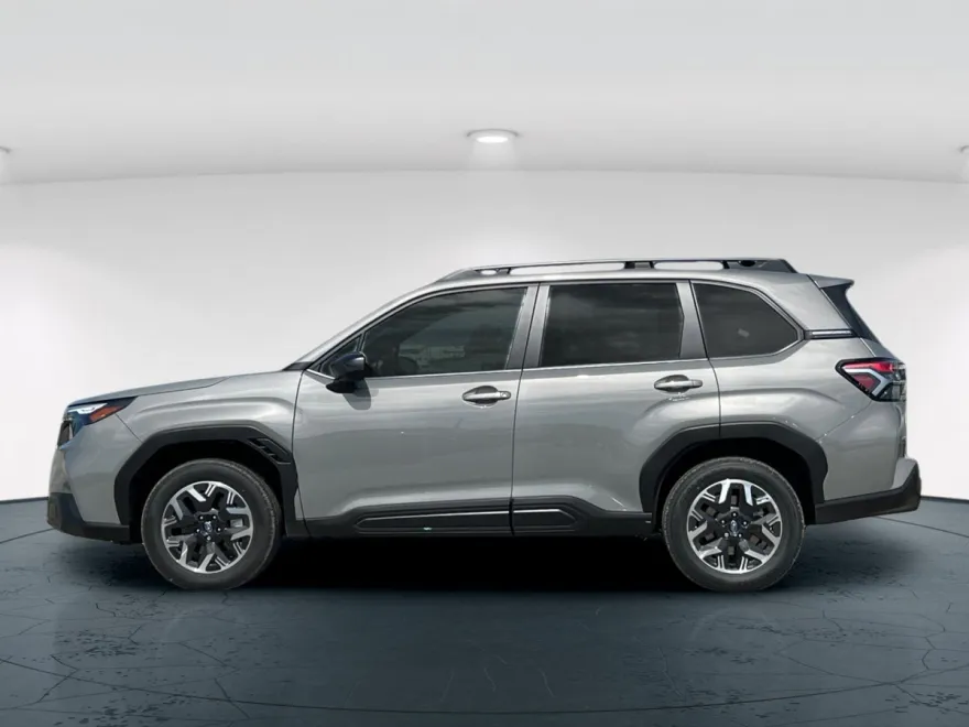 2025 Subaru Forester Premium photo 1