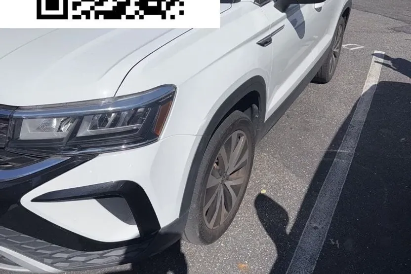 2022 Volkswagen Taos SE photo 1