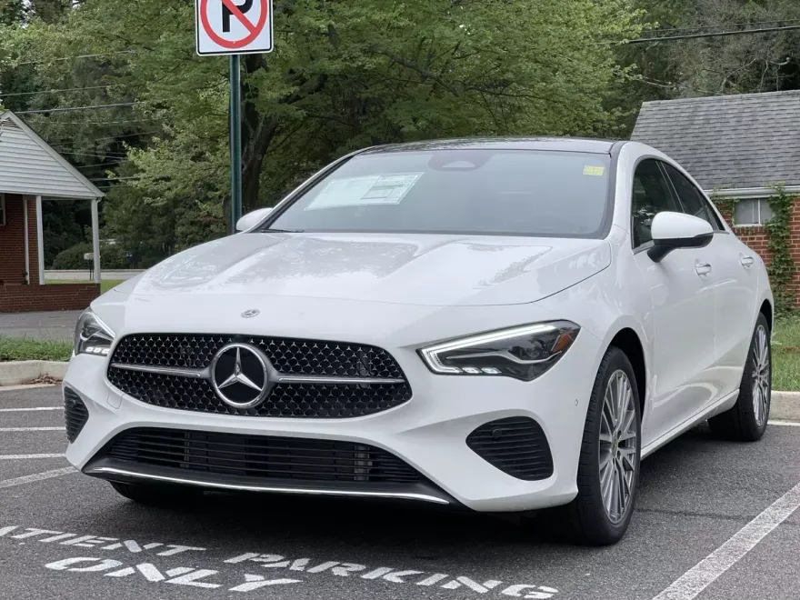 2025 Mercedes Benz CLA 250 4MATIC photo 1