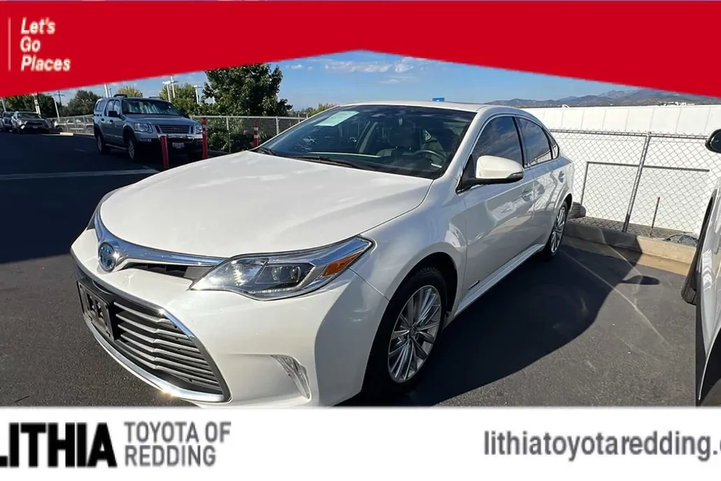 2018 Toyota Avalon Hybrid Limited photo 1