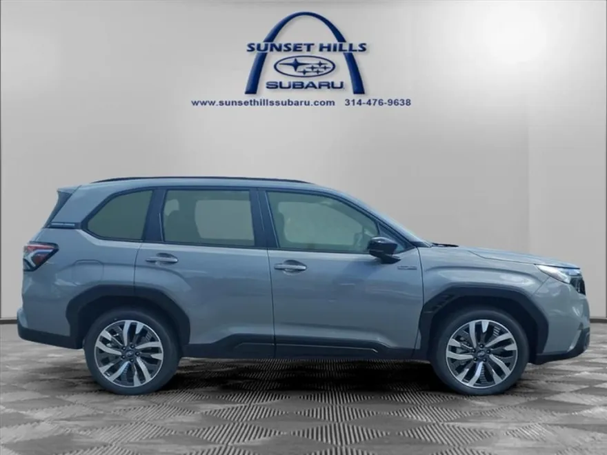 2025 Subaru Forester Touring photo 1