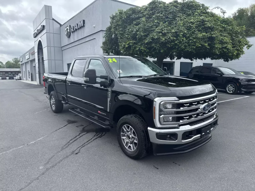 2024 Ford F-350 Lariat photo 1