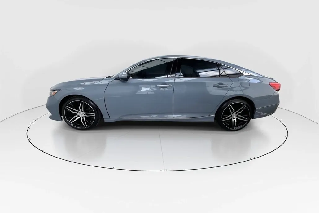 2021 Honda Accord Touring 2.0T photo 1