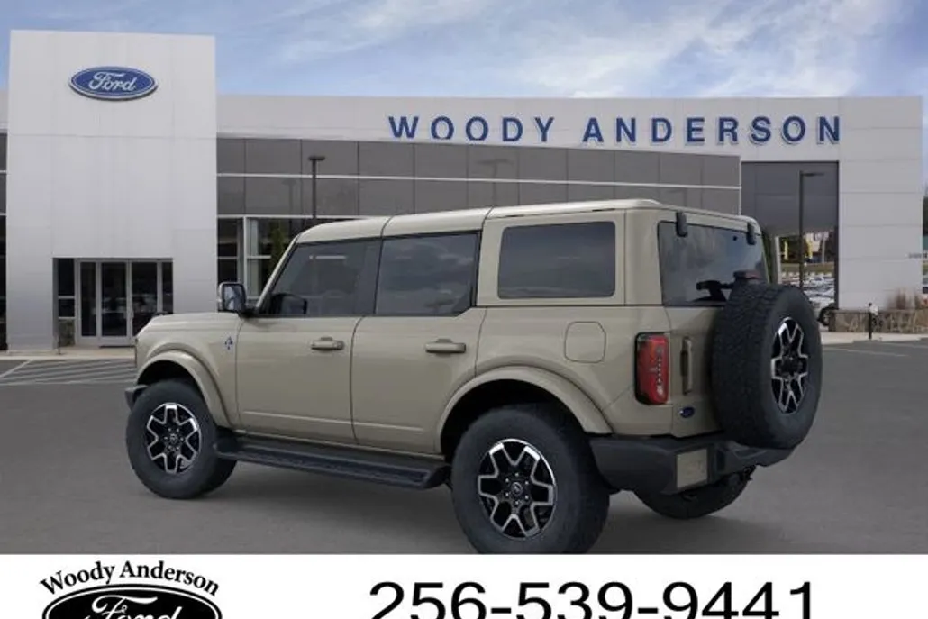 2025 Ford Bronco Outer Banks photo 1