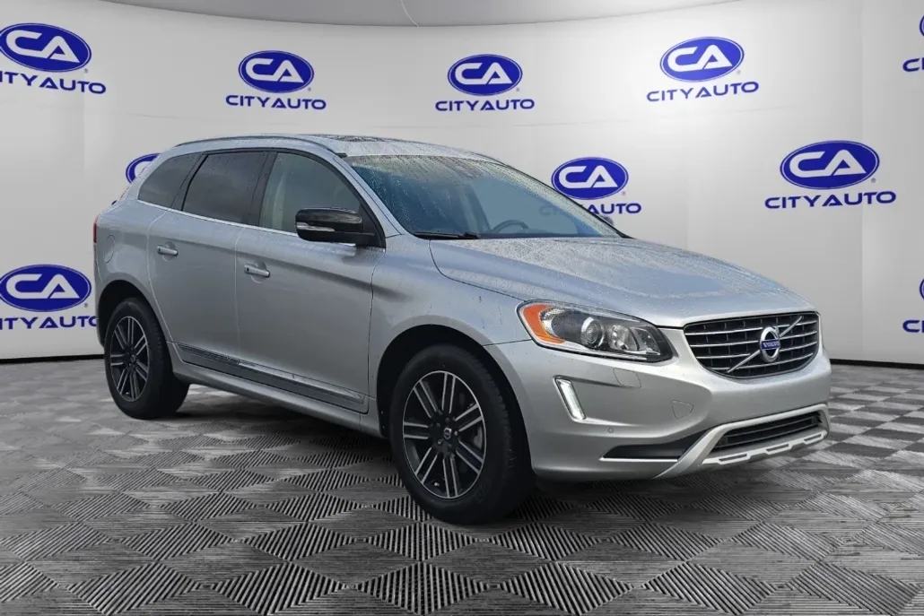 2017 Volvo XC60 T5 Dynamic photo 1