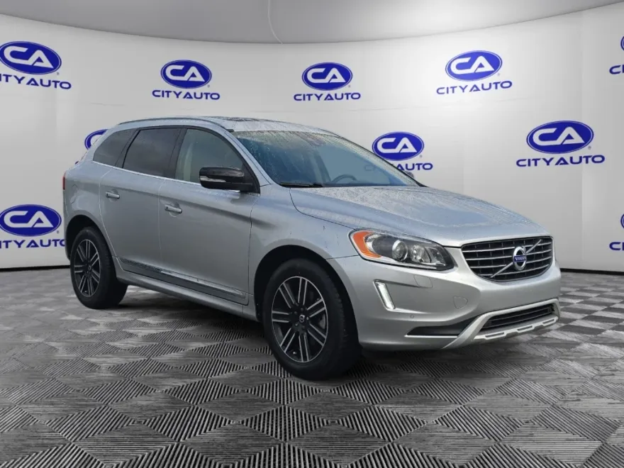 2017 Volvo XC60 T5 Dynamic photo 1