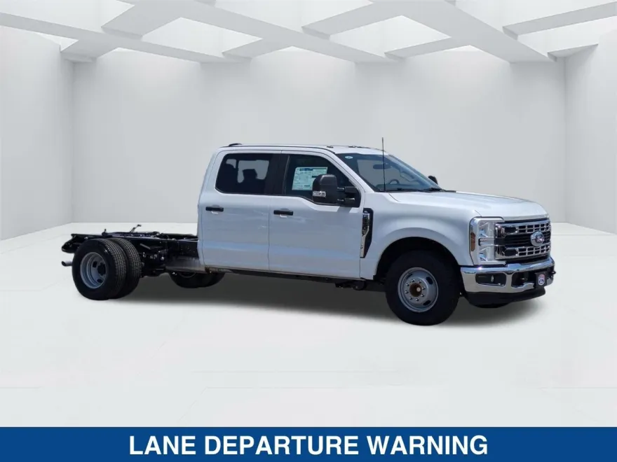 2025 Ford F-350 photo 1