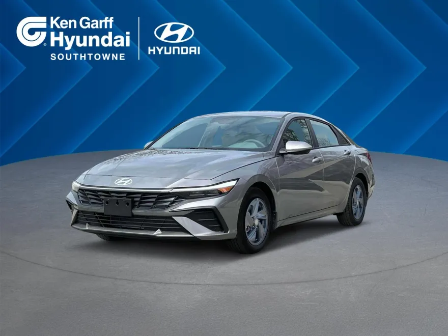 2025 Hyundai Elantra SE photo 1