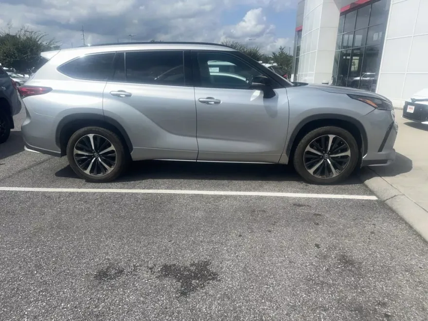2022 Toyota Highlander XSE photo 1
