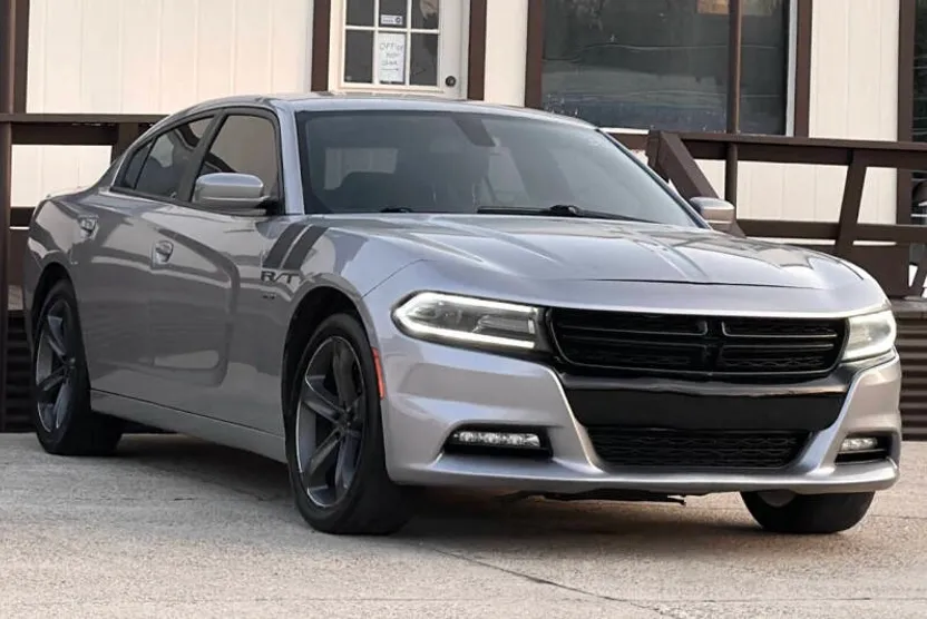 2018 Dodge Charger R/T photo 1