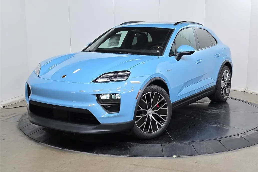 2025 Porsche Macan Electric photo 1