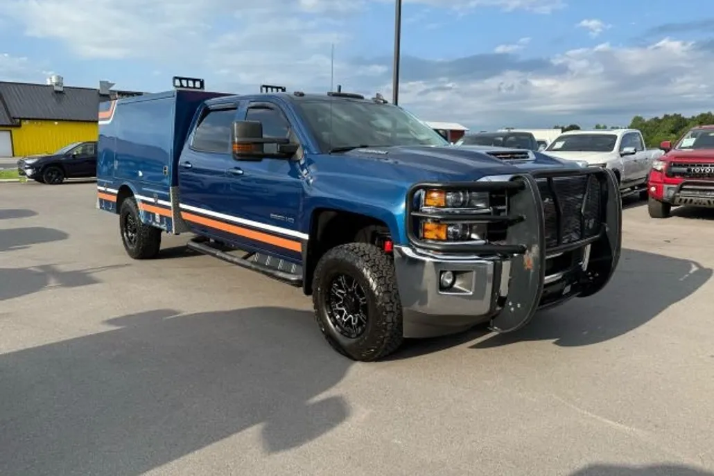 2019 Chevrolet Silverado 2500HD LT photo 1