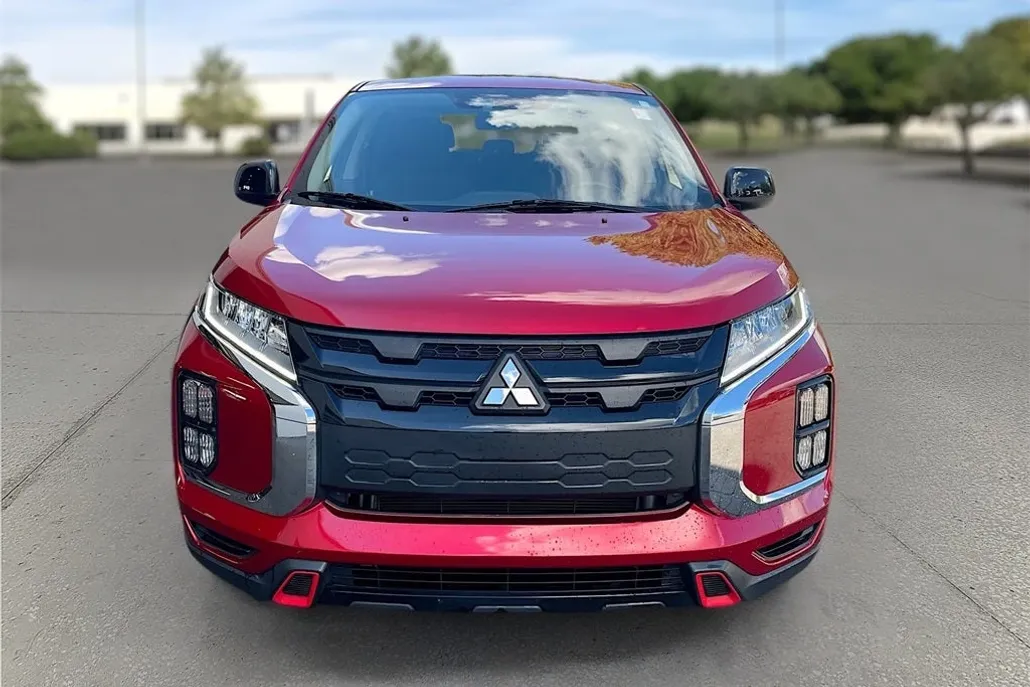 2022 Mitsubishi Outlander Sport LE photo 1