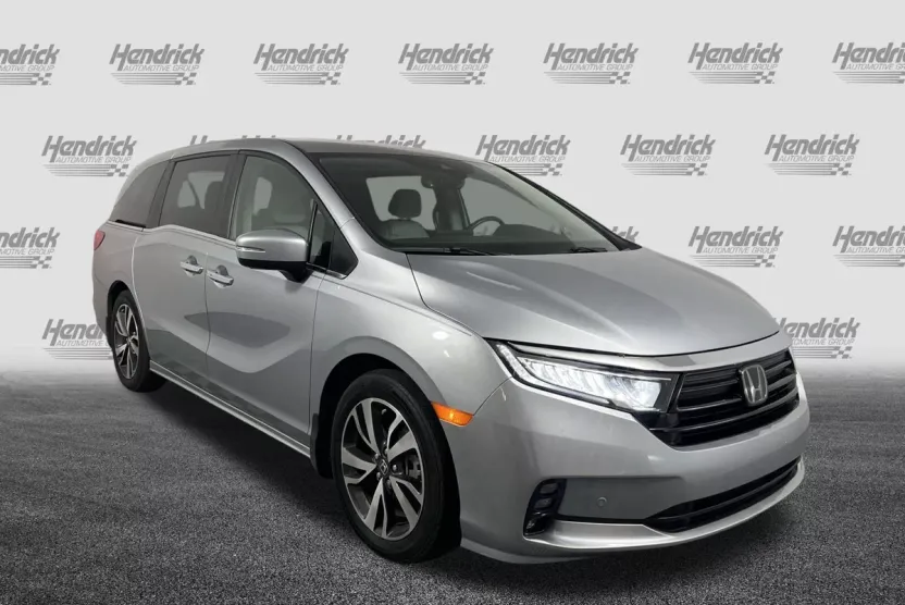 2024 Honda Odyssey Touring photo 1