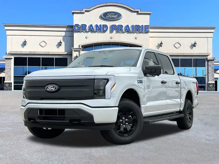 2025 Ford F-150 Lightning XLT photo 1