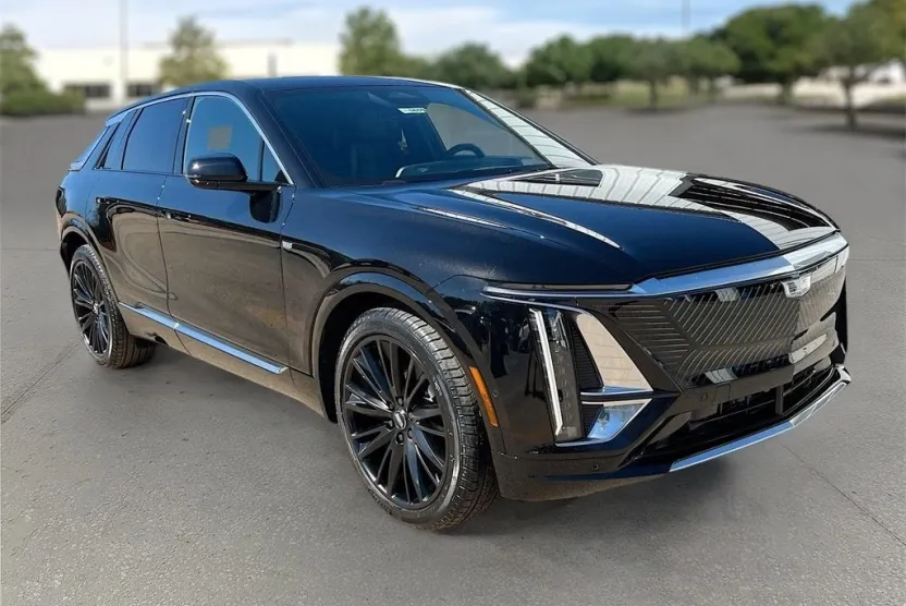 2025 Cadillac Lyriq Luxury photo 1