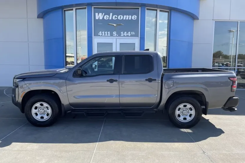 2022 Nissan Frontier S photo 1