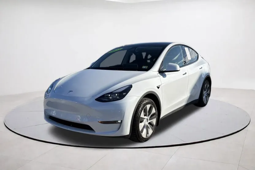 2023 Tesla Model Y Long Range photo 1