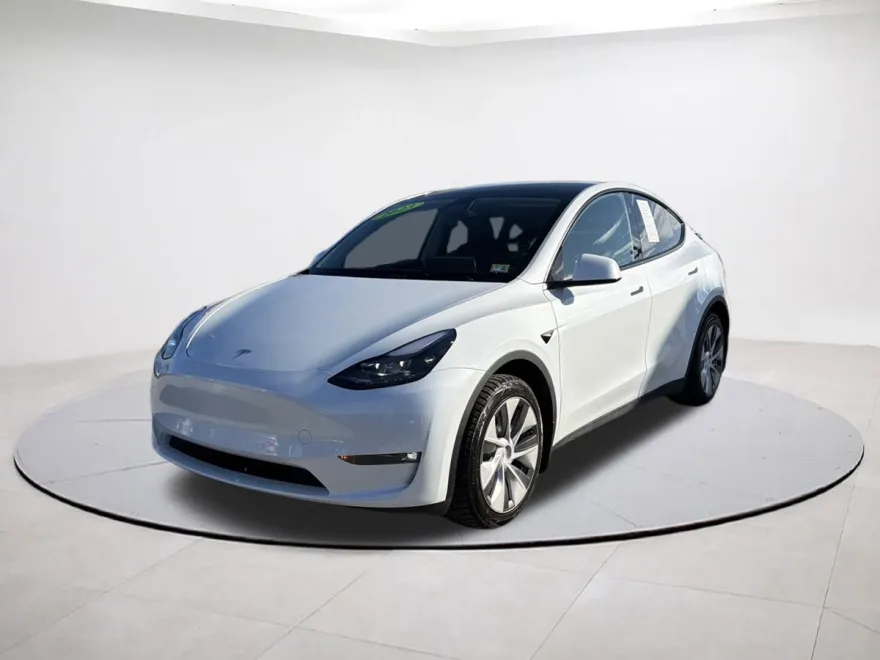 2023 Tesla Model Y Long Range photo 1