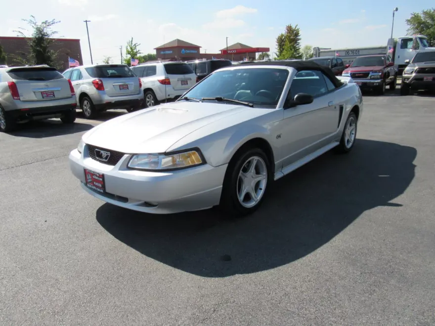 2000 Ford Mustang Convertible GT photo 1