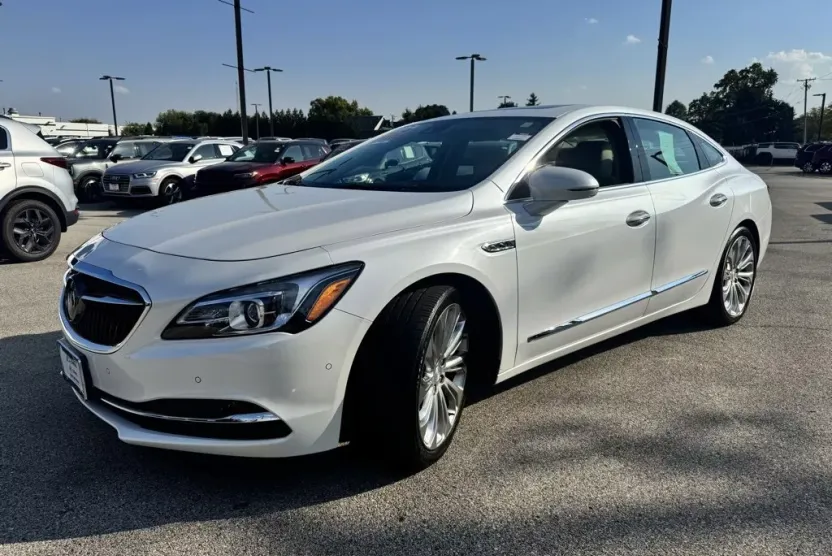 2017 Buick LaCrosse Premium photo 1
