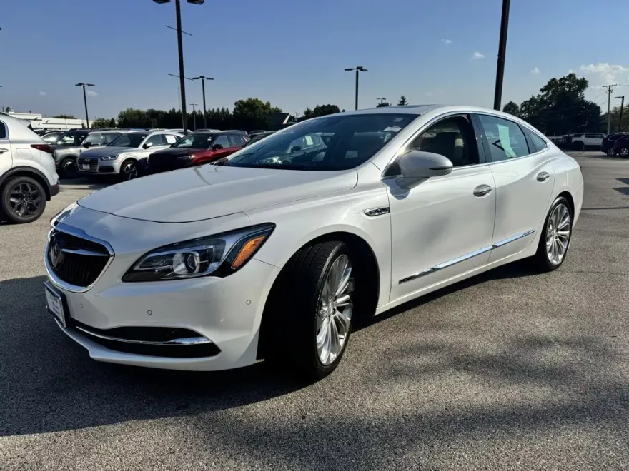 2017 Buick LaCrosse Premium photo 1