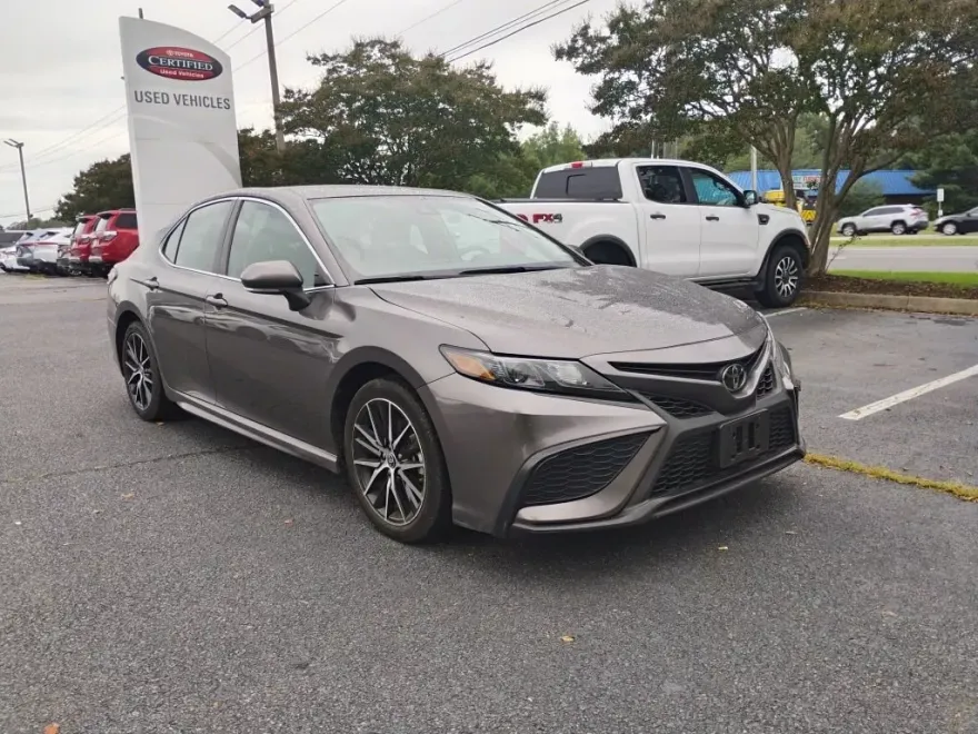 2024 Toyota Camry SE photo 1