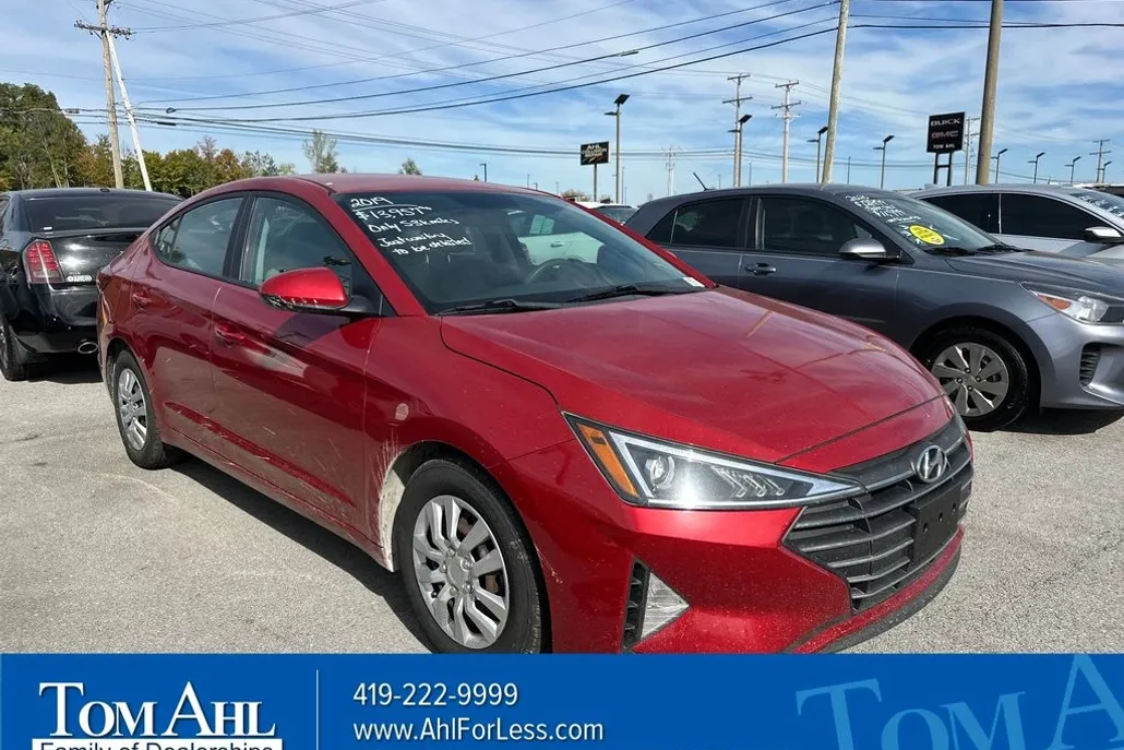 2019 Hyundai Elantra SE photo 1