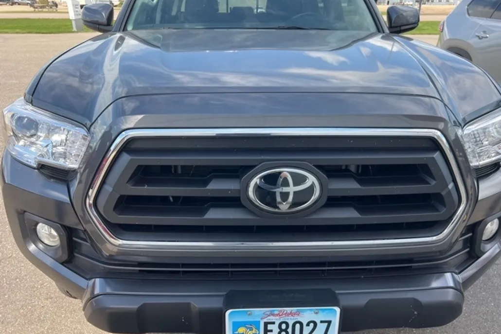 2022 Toyota Tacoma SR 4x4 photo 1