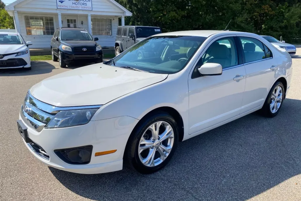 2012 Ford Fusion SE photo 1