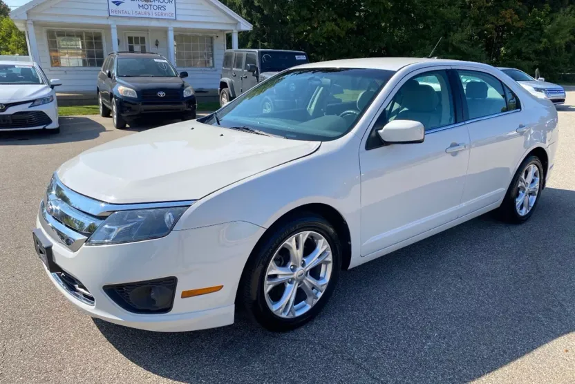 2012 Ford Fusion SE photo 1