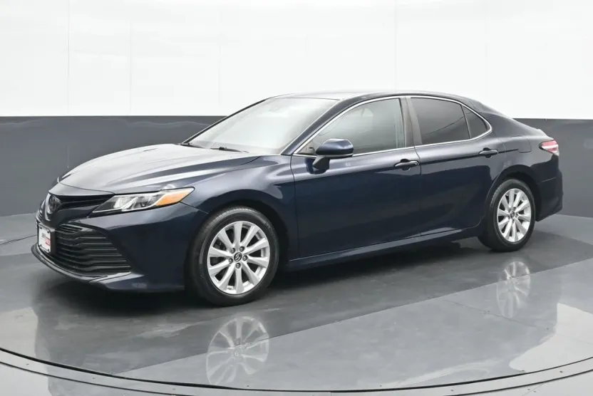 2018 Toyota Camry SE XLE photo 1