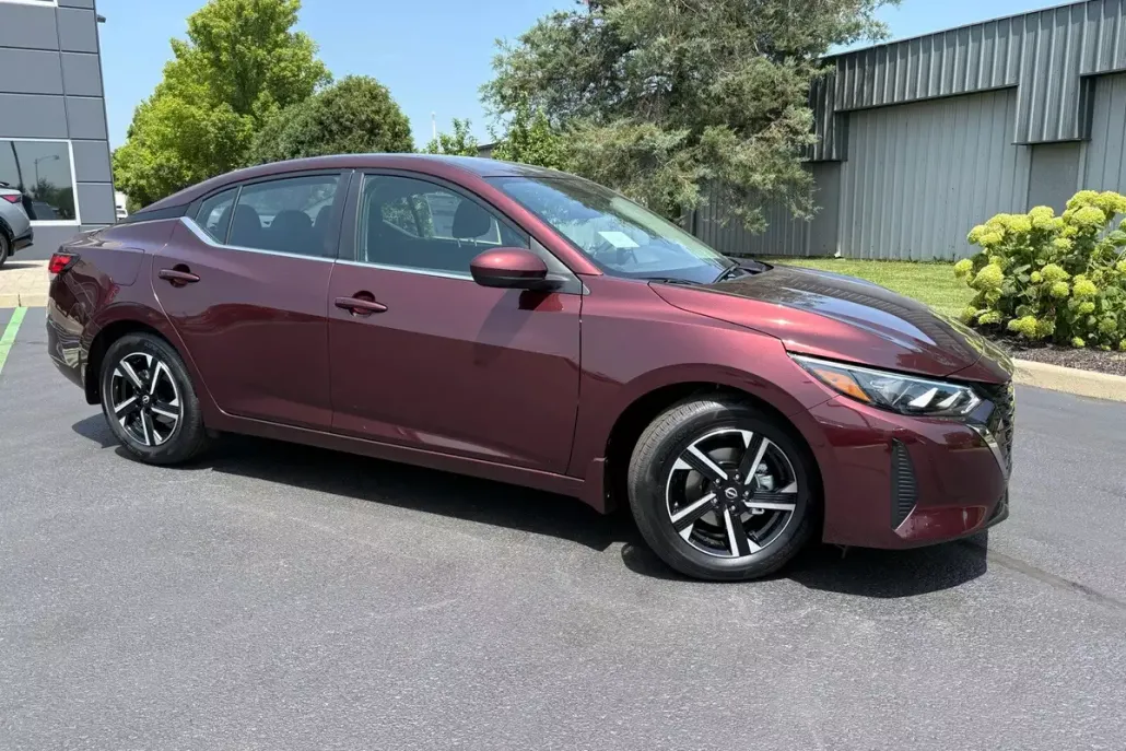 2025 Nissan Sentra SV photo 1