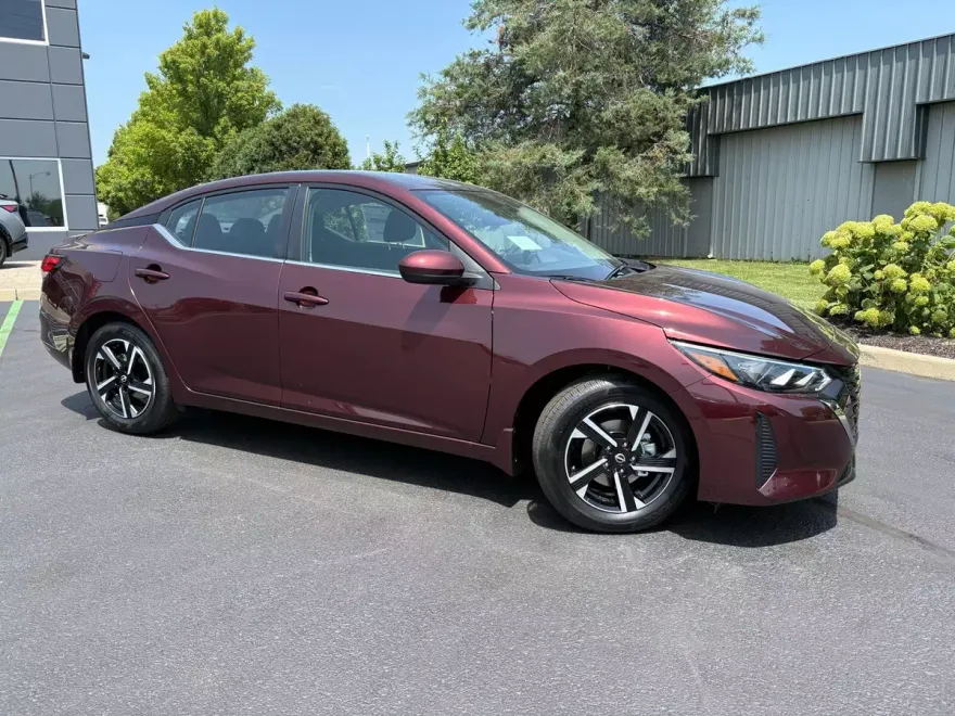2025 Nissan Sentra SV photo 1