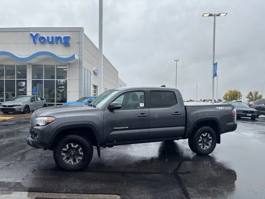 2021 Toyota Tacoma TRD Off-Road photo 1