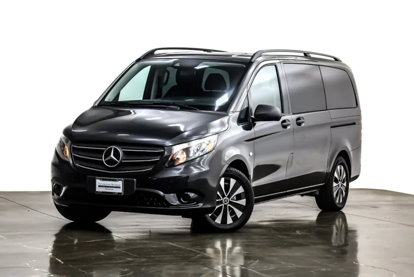 2022 Mercedes Benz Metris Passenger Van photo 1