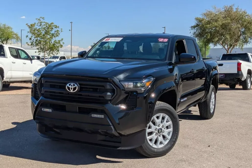 2025 Toyota Tacoma SR5 photo 1
