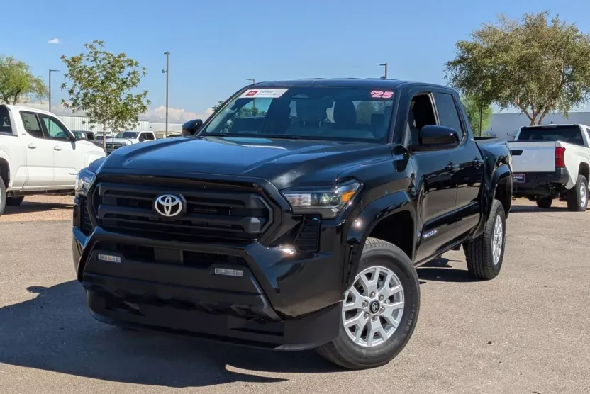 2025 Toyota Tacoma SR5 photo 1