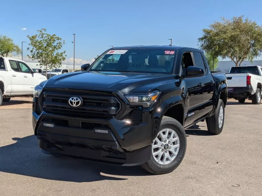 2025 Toyota Tacoma SR5 photo 1