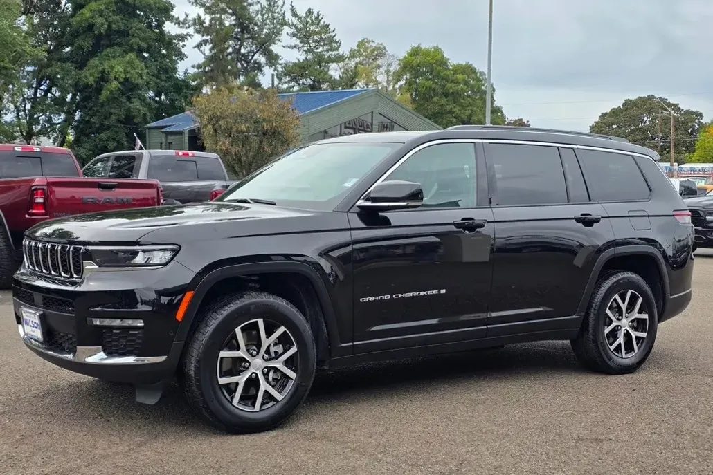 2024 Jeep Grand Cherokee Limited photo 1